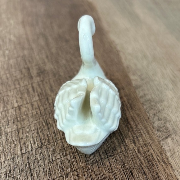 Lenox Treasures Porcelain Swan Figurine White Gold Accent Elegant Decor - Picture 4 of 5